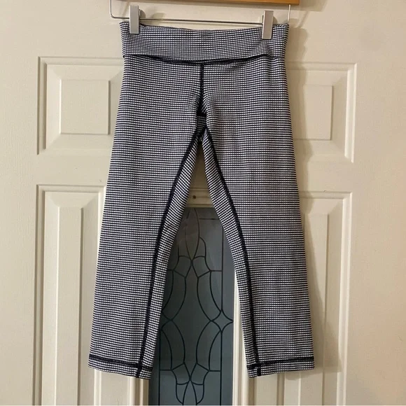 Lululemon Wunder Under Crop Roll Down Waist Gingham Plaid Black White Size 4 - Picture 2 of 7